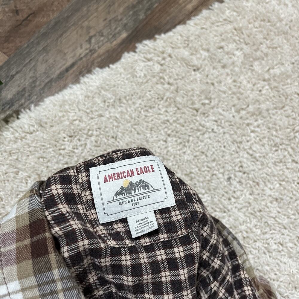 American Eagle Size Medium Oversized Brown Beige Plaid Cropped Button Down Top - Picture 2 of 4
